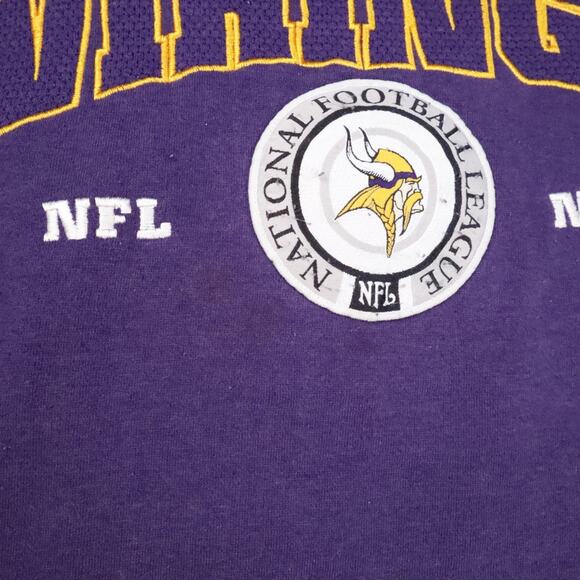 Vintage NFL Minnesota Vikings XL Purple Yellow Long Sleeve Pullover Sweatshirt - Picture 5 of 11